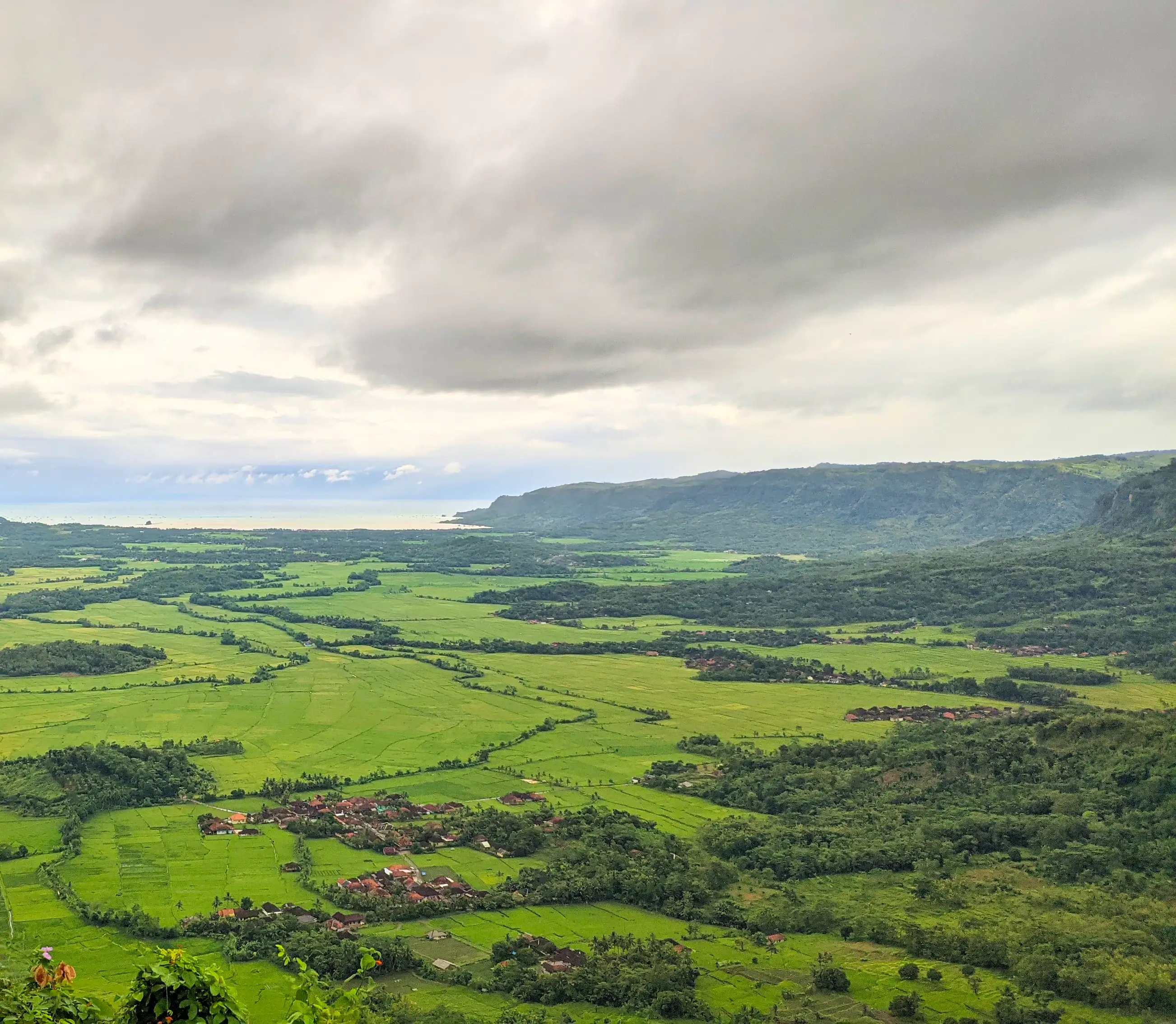 Foto Pemandangan diatas gunung Ujung Genteng